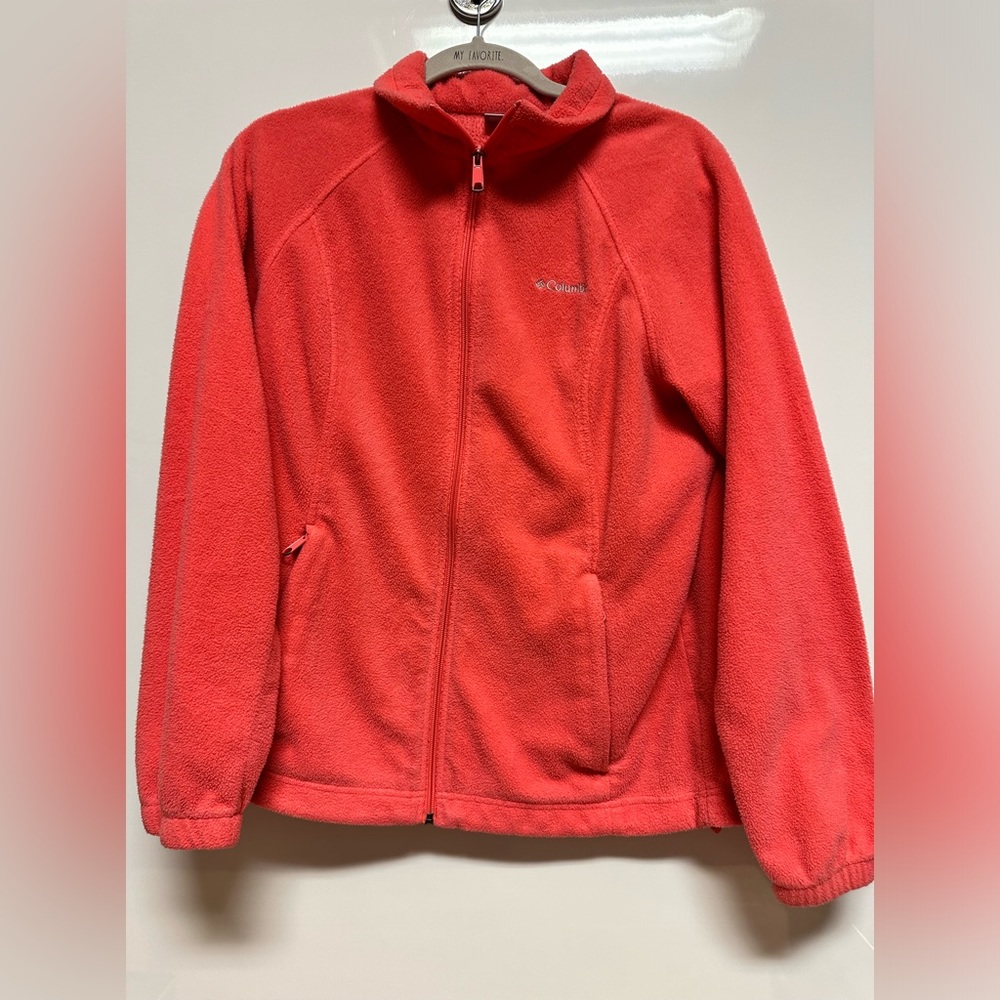 Women’s Columbia fleece zip up. Light orange/peach in color. Size large.